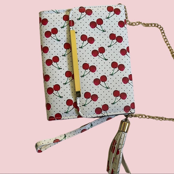 Ardene Crossbody Bag w/ Card Slots - Picture 2 of 7